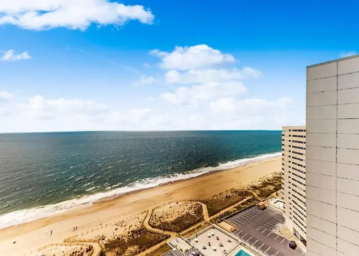 Cozy Beachfront With Balcony Views Pools & Game Ocean City