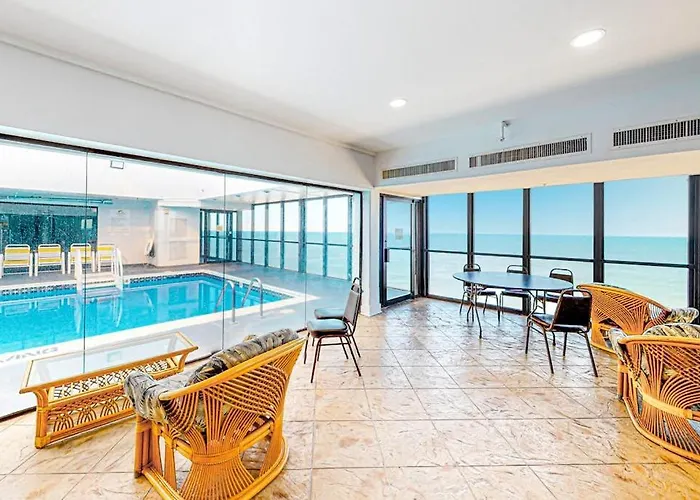 Cozy Beachfront With Balcony Views Pools & Game Ocean City